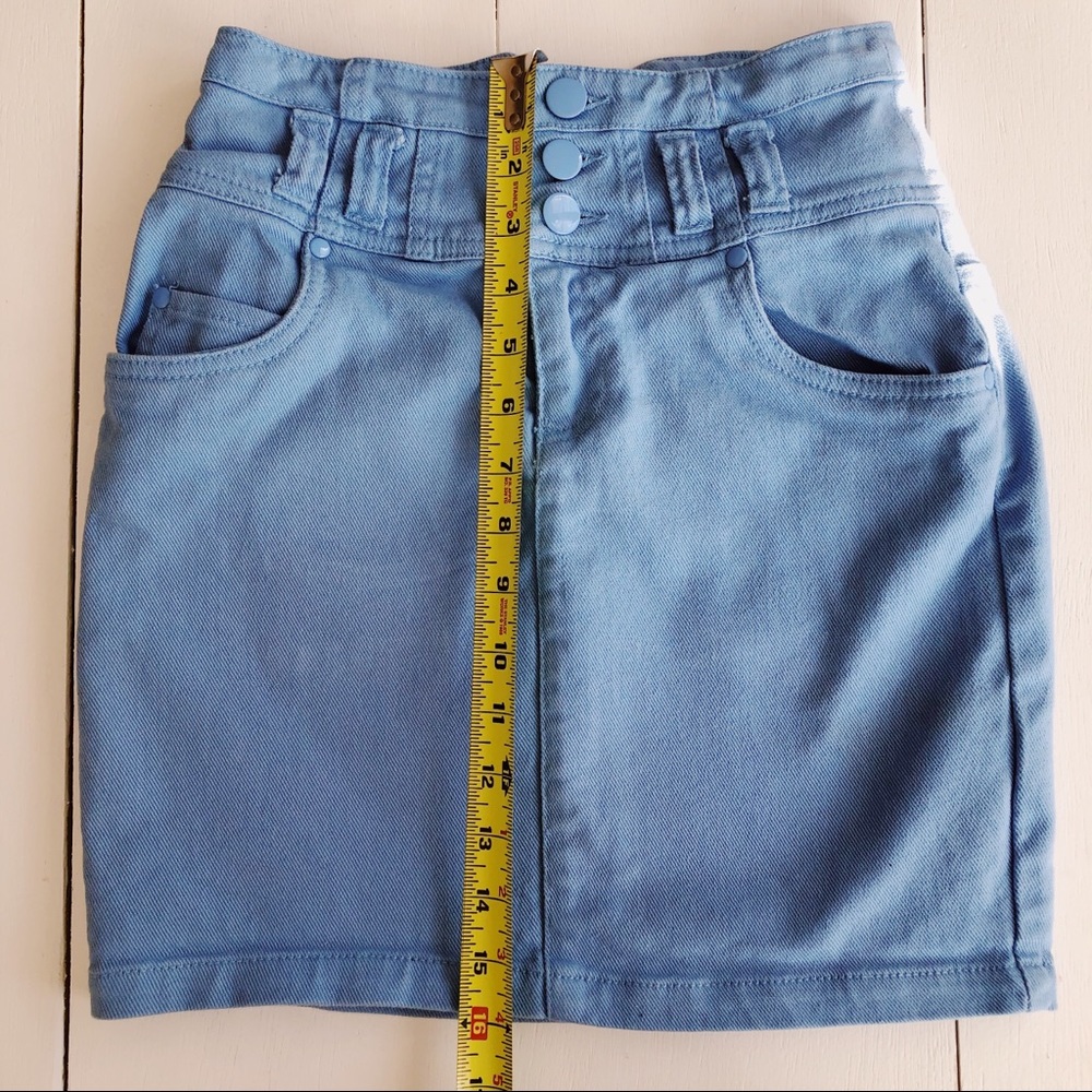 Playful Blue H&M Denim Mini Skirt - Size 2🌻